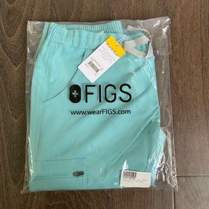 NWT Figs seaglass yola